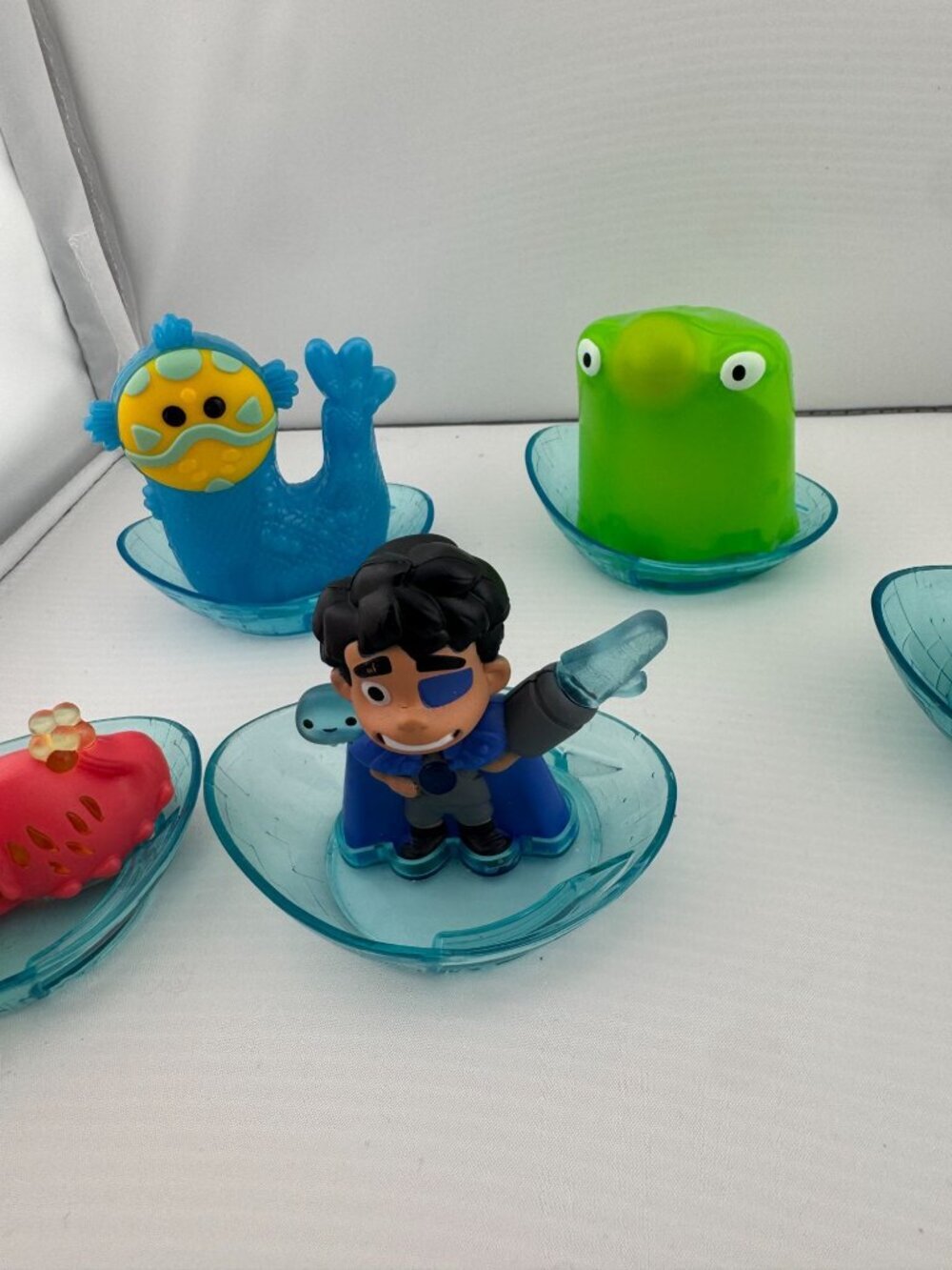 2025 McDonalds ELIO Disney Pixar Happy Meal Toys Set of 5 - Picture 3 of 4